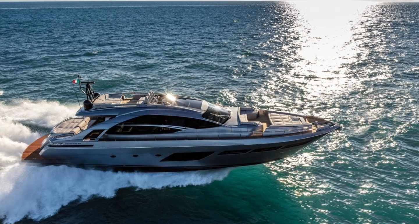 Pershing yacht profile