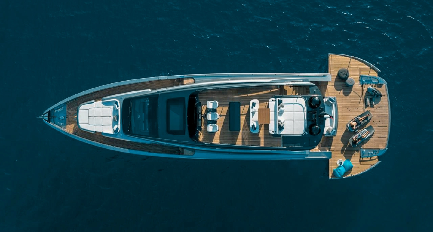 Pershing yacht profile