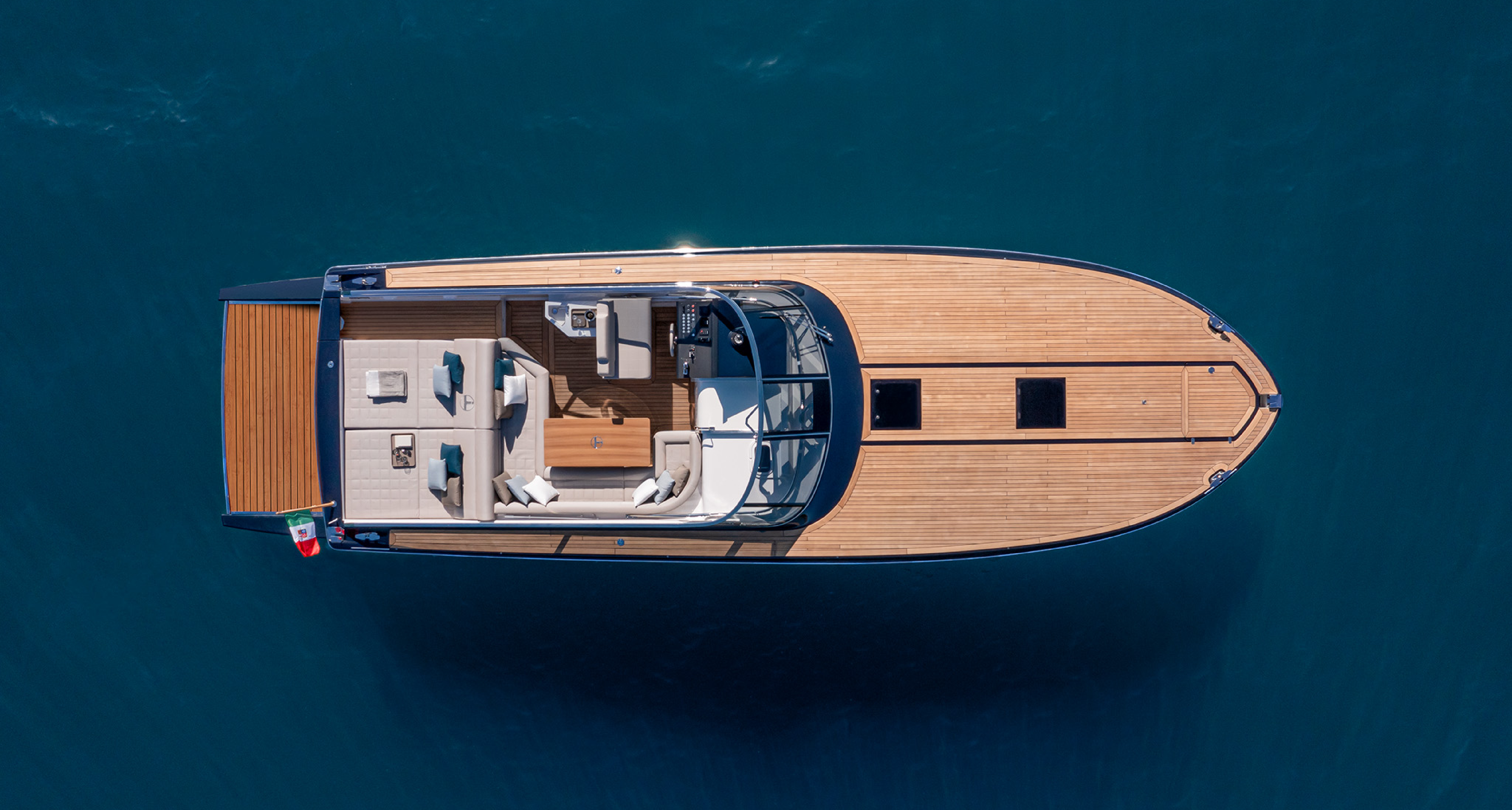 Itama yacht on open water
