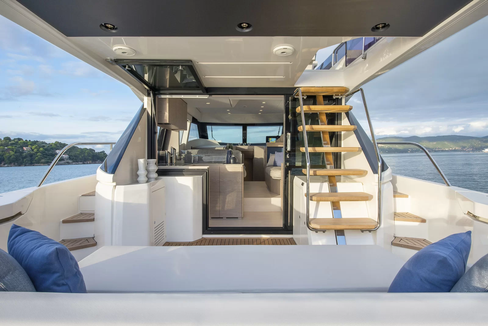Yacht gallery image