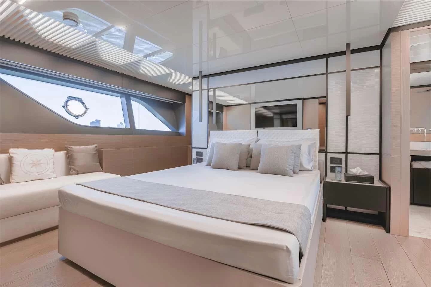 Yacht gallery image