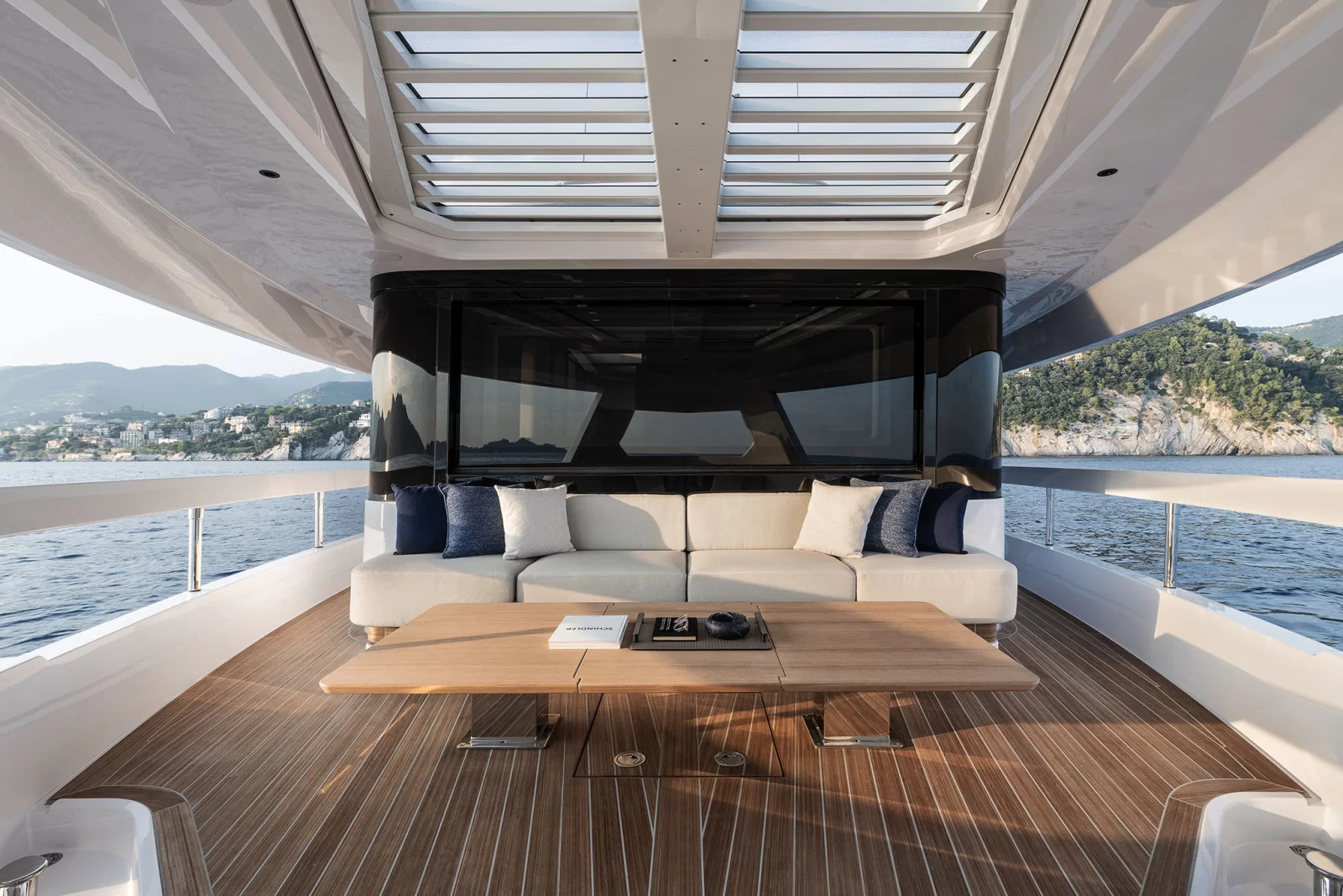 Yacht gallery image