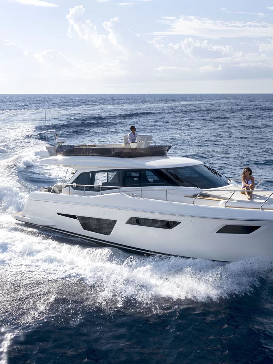 FERRETTI YACHTS 500