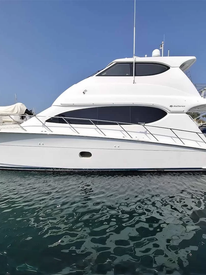 HATTERAS 68 ENCLOSED FLYBRIDGE